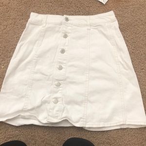 white denim skirt